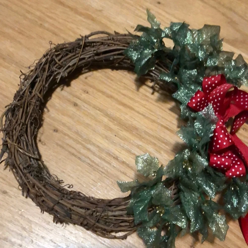 Small cute Japanese wreath